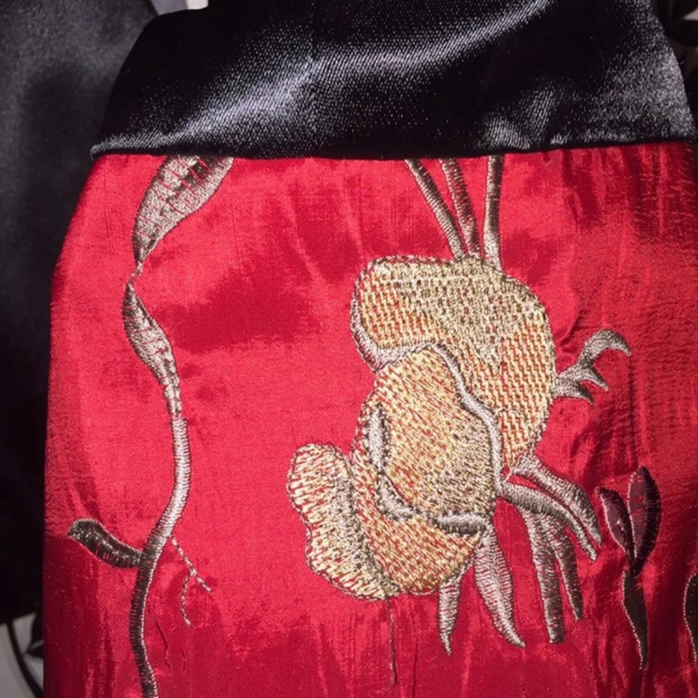 Gorgeous Jane Knot & Loop Button Top - image 4